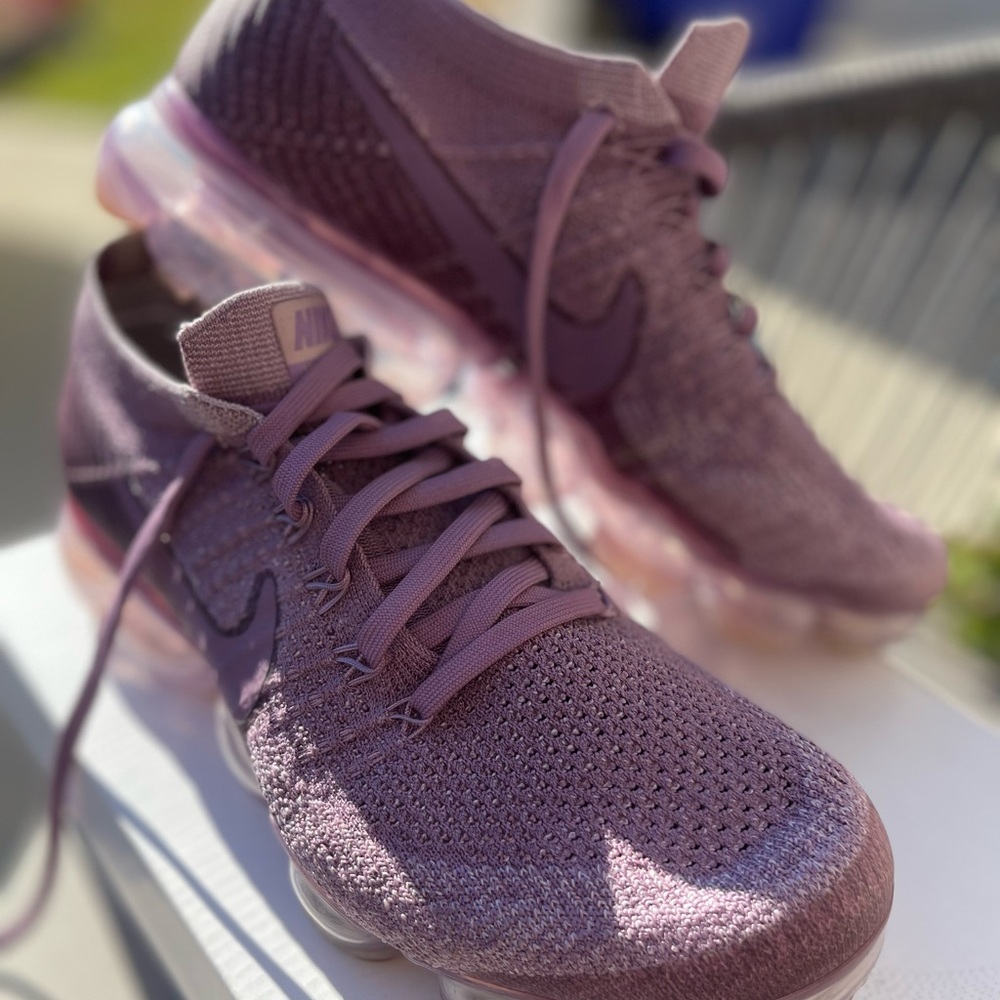 Size 8.5 Nike VaporMax in violet dust